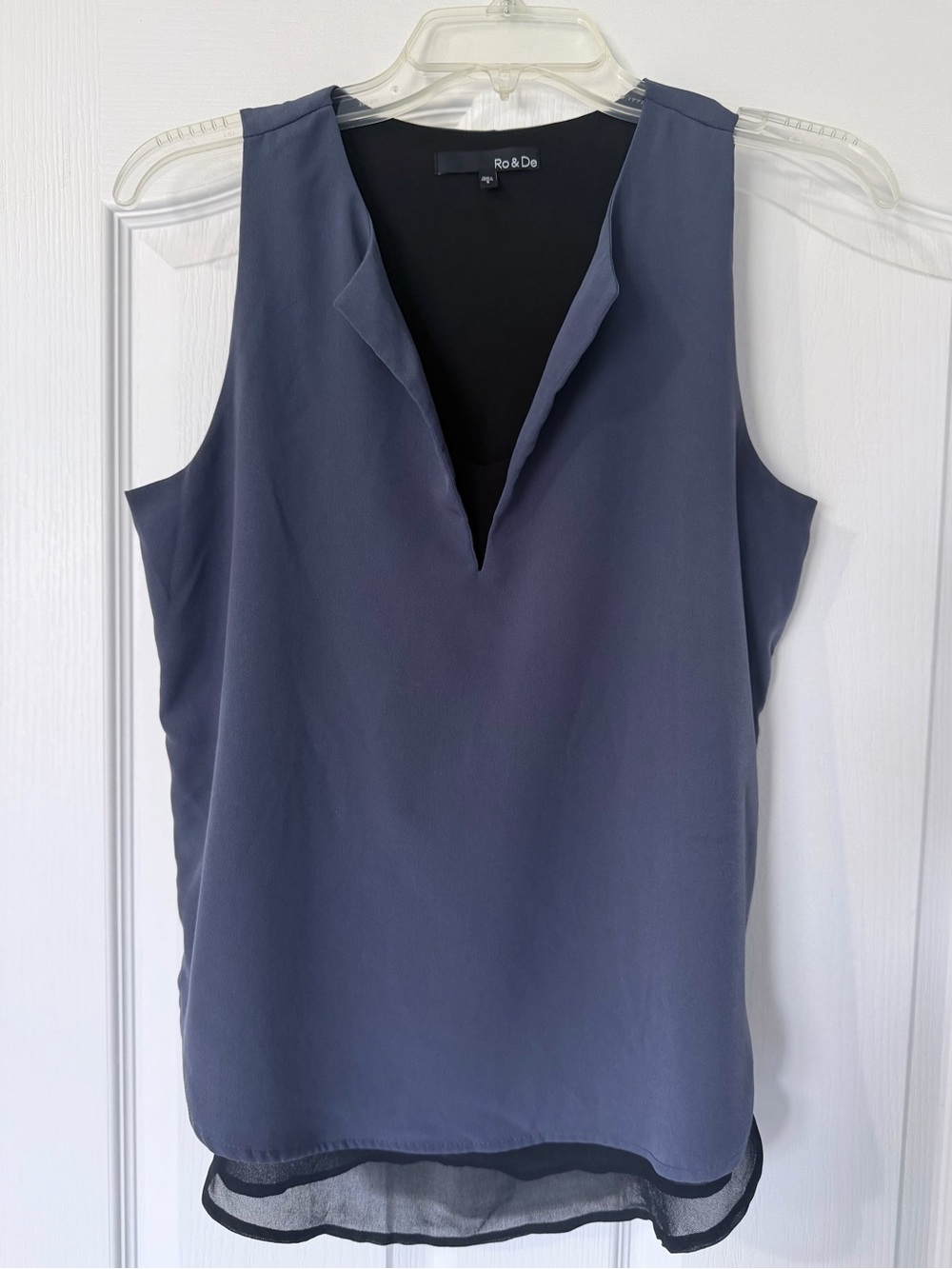 {Ro & De} Women's Slate Gray Charcoal Sleeveless V-Neck Top Camisole Blouse